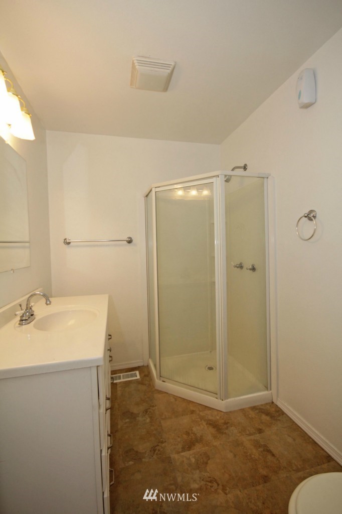 1616 Morris Avenue South Renton, WA 98055 - Photo 11 of 15
