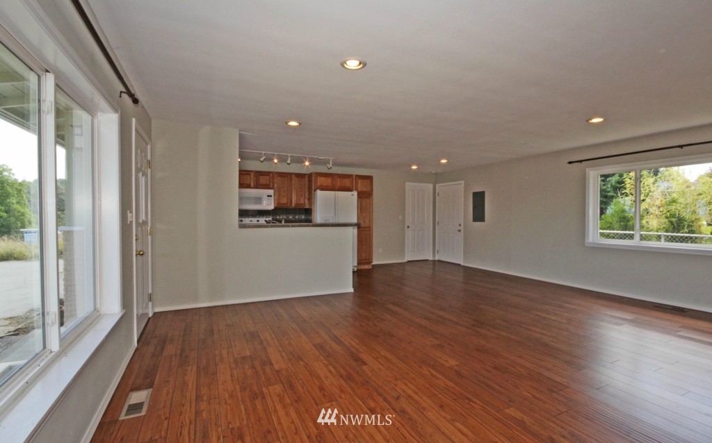 1616 Morris Avenue South Renton, WA 98055 - Photo 6 of 15