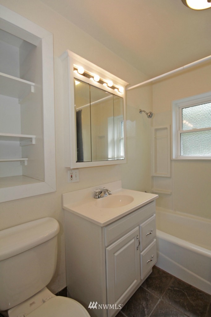1616 Morris Avenue South Renton, WA 98055 - Photo 7 of 15