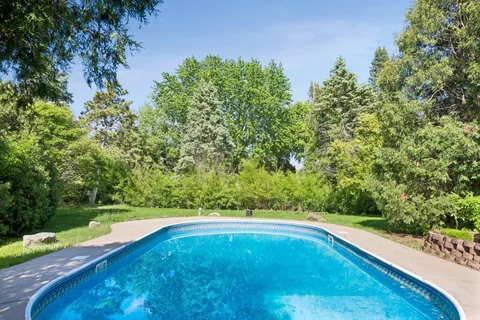 $435,000 | 7920 West 107th St Circle, Bloomington, MN 55438