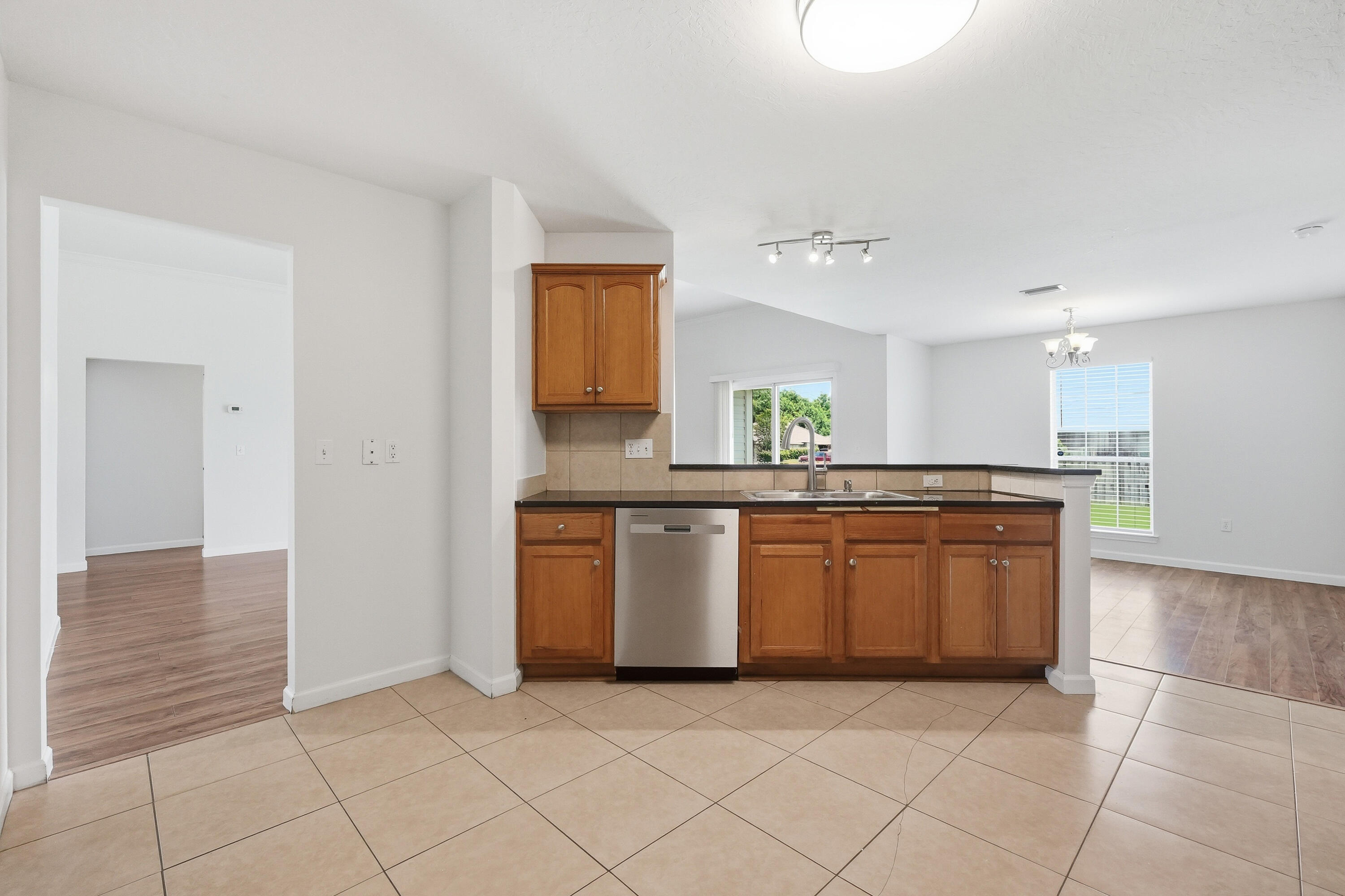 2264 Lewis Street Crestview, FL 32536 - Photo 12 of 54 001_HMek