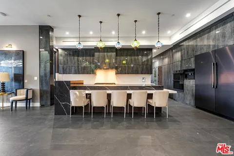 $6,570,000 | 3712 Broadlawn Drive, Los Angeles, CA 90068
