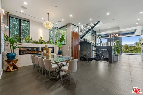 $6,570,000 | 3712 Broadlawn Drive, Los Angeles, CA 90068