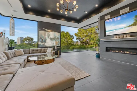 $6,570,000 | 3712 Broadlawn Drive, Los Angeles, CA 90068