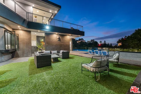 $6,570,000 | 3712 Broadlawn Drive, Los Angeles, CA 90068