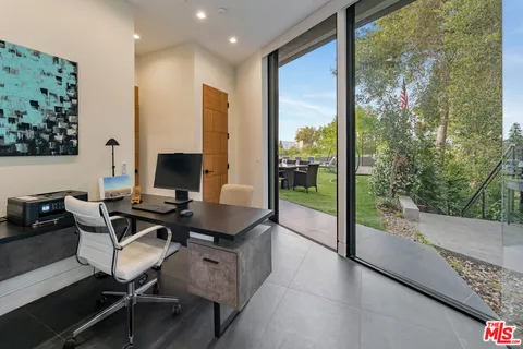 $6,570,000 | 3712 Broadlawn Drive, Los Angeles, CA 90068