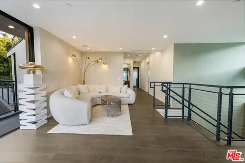 $6,570,000 | 3712 Broadlawn Drive, Los Angeles, CA 90068