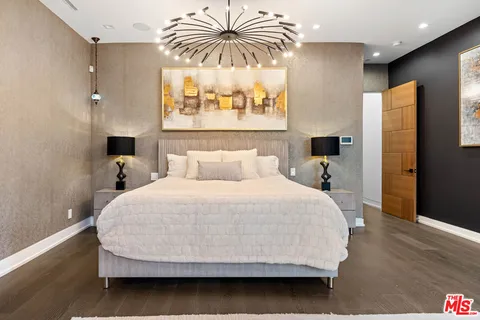 $6,570,000 | 3712 Broadlawn Drive, Los Angeles, CA 90068