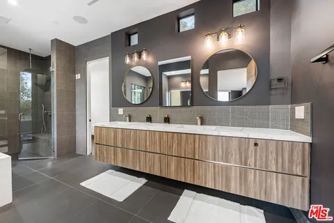 $6,570,000 | 3712 Broadlawn Drive, Los Angeles, CA 90068