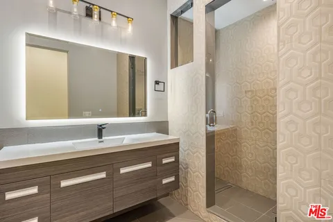 $6,570,000 | 3712 Broadlawn Drive, Los Angeles, CA 90068