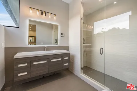 $6,570,000 | 3712 Broadlawn Drive, Los Angeles, CA 90068