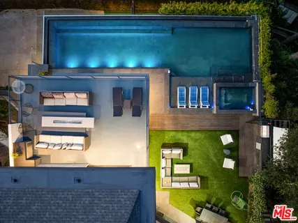 $6,570,000 | 3712 Broadlawn Drive, Los Angeles, CA 90068
