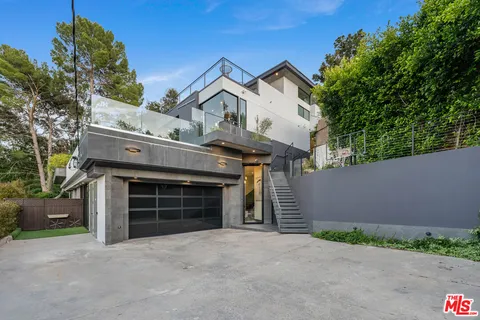 $6,570,000 | 3712 Broadlawn Drive, Los Angeles, CA 90068