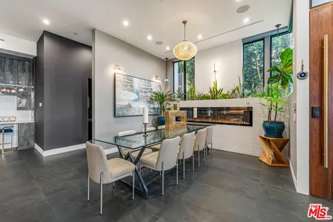 $6,570,000 | 3712 Broadlawn Drive, Los Angeles, CA 90068