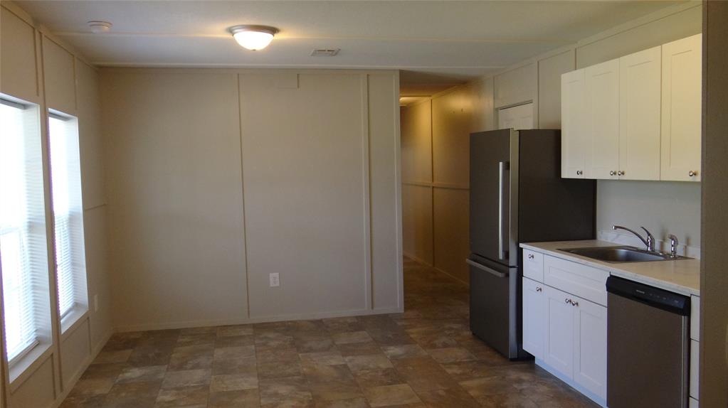 4722 Odneal Road Krum, TX 76249 - Photo 4 of 13 Dining & living
