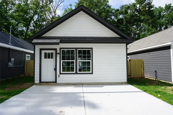 $162,900 | 11538 Persimmon Street, Willis, TX 77318
