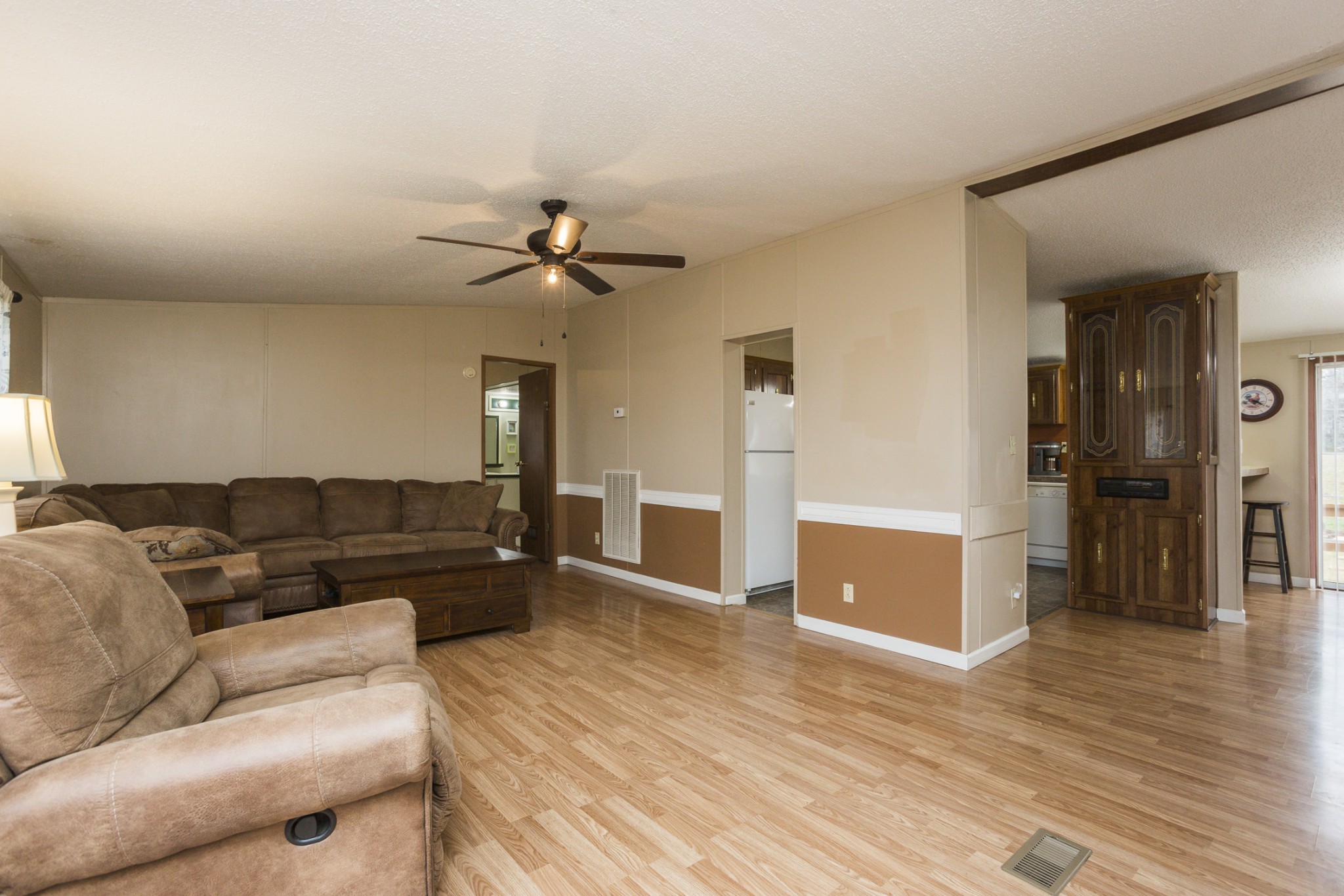 2930 Ray W Road Springfield, TN 37172 - Photo 4 of 25 a living room with furniture and a wooden floor