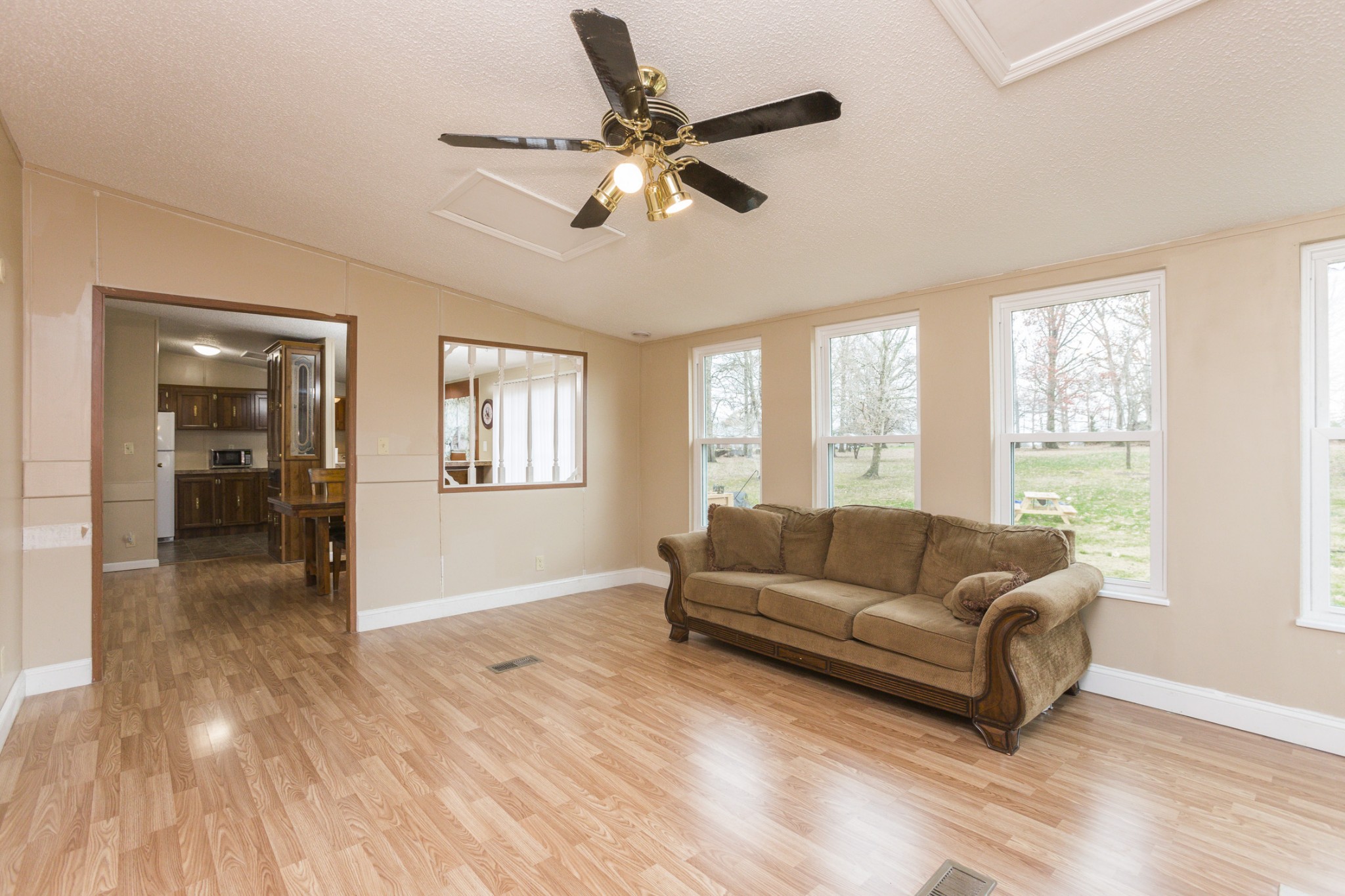 2930 Ray W Road Springfield, TN 37172 - Photo 10 of 25 a living room with furniture and a large window
