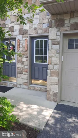 $2,325 | 325 Antilles Court, Mechanicsburg, PA 17050