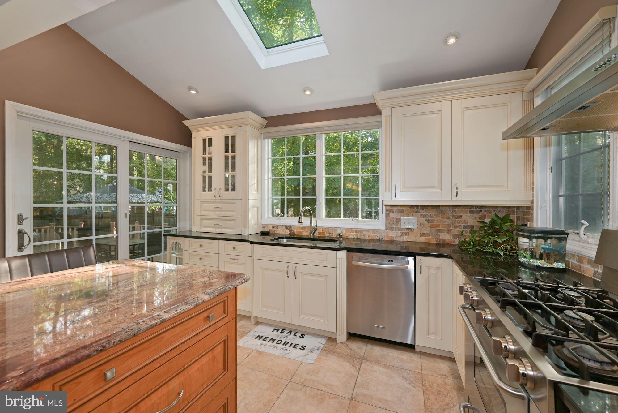 516 Park Road Cherry Hill, NJ 08034 - Photo 11 of 46 Upgraded gas range