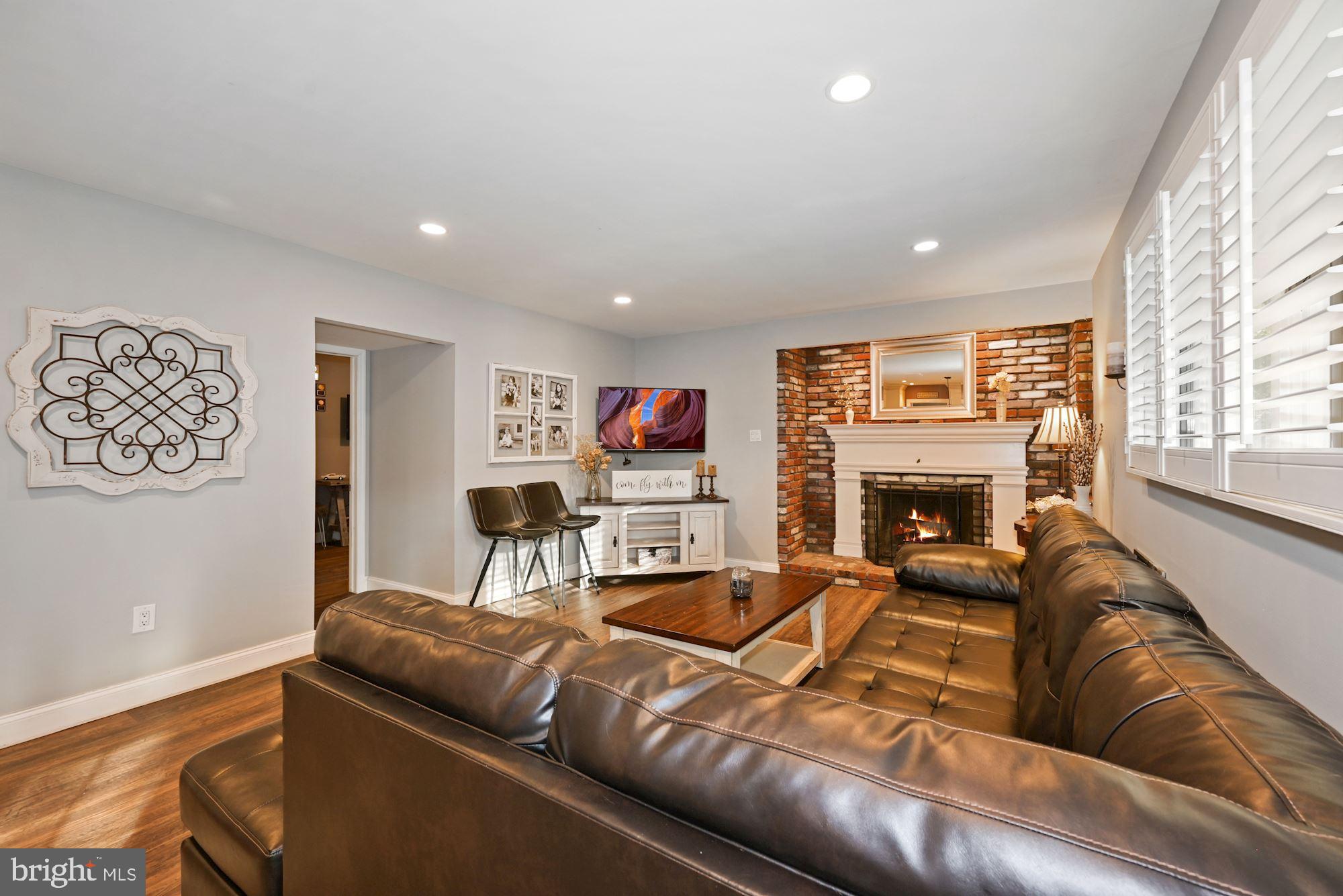 516 Park Road Cherry Hill, NJ 08034 - Photo 13 of 46 Family room, looking from the kitchen