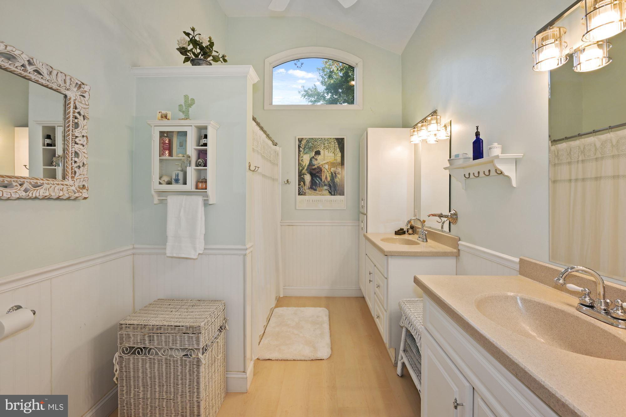 516 Park Road Cherry Hill, NJ 08034 - Photo 21 of 46 Owner's bathroom w/two vanities and makeup desk