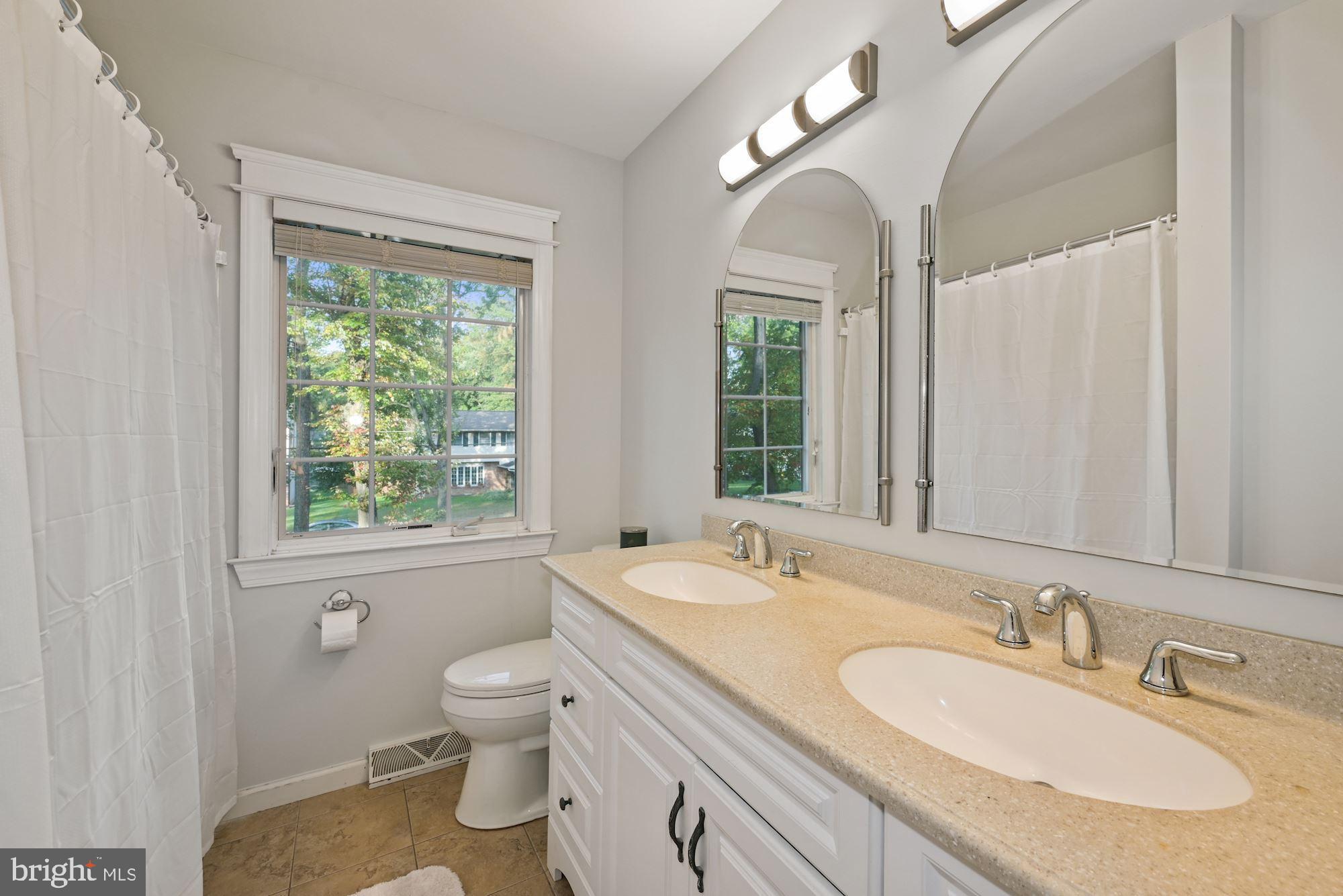 516 Park Road Cherry Hill, NJ 08034 - Photo 26 of 46 Hall Bathroom w/double sinks and closet