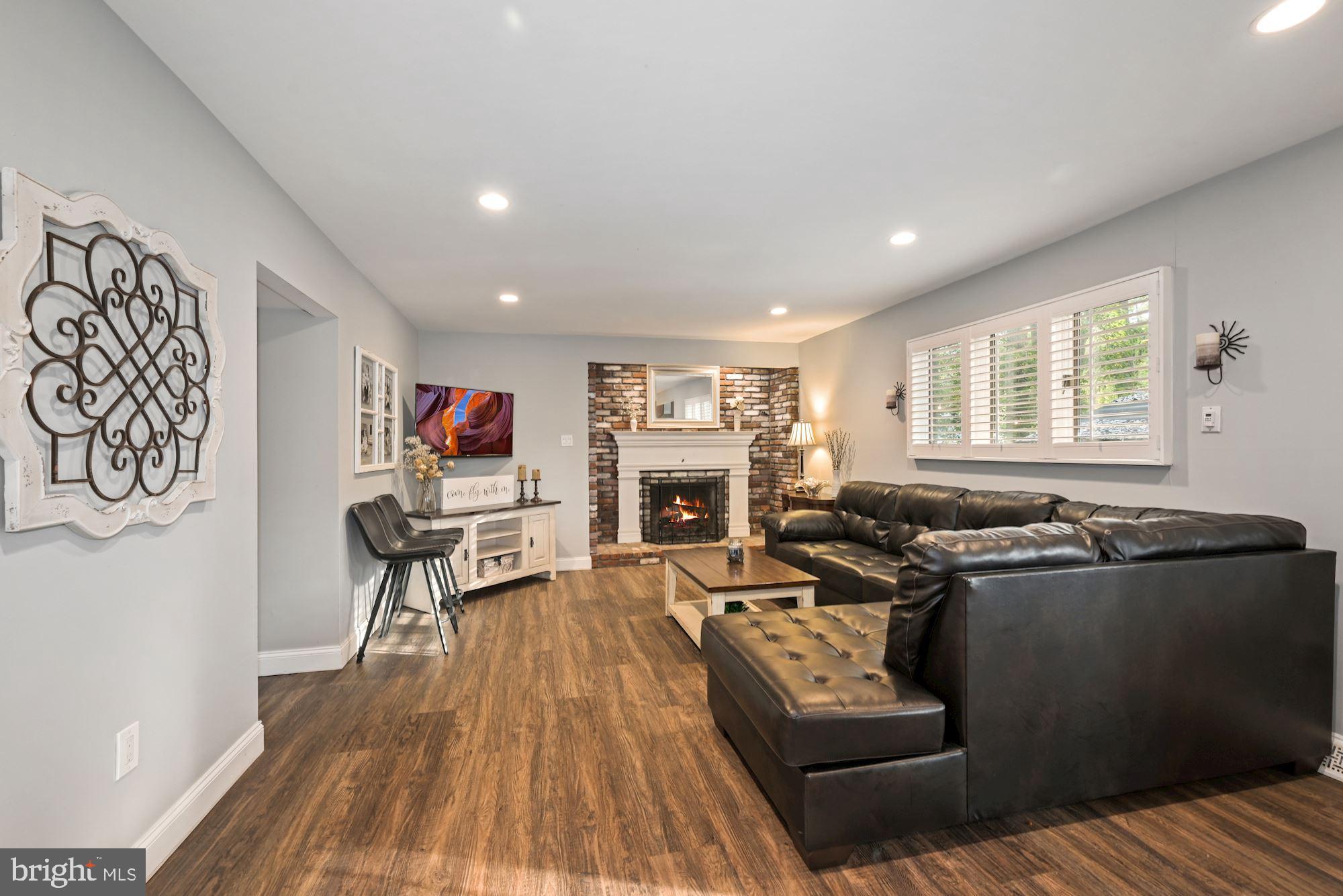 516 Park Road Cherry Hill, NJ 08034 - Photo 33 of 46 Fam Rm with Fireplace