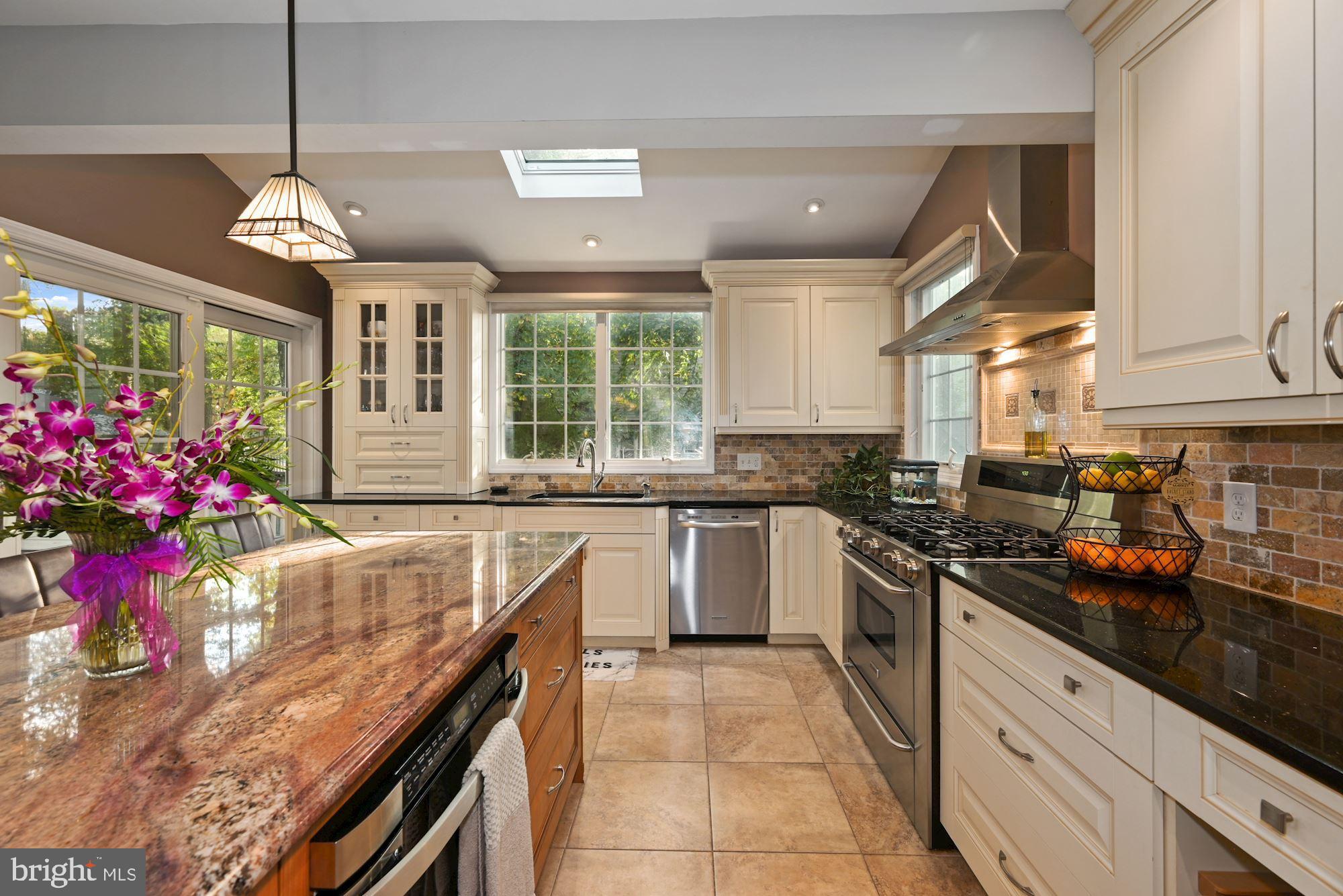 516 Park Road Cherry Hill, NJ 08034 - Photo 35 of 46 Custom Cabinetry