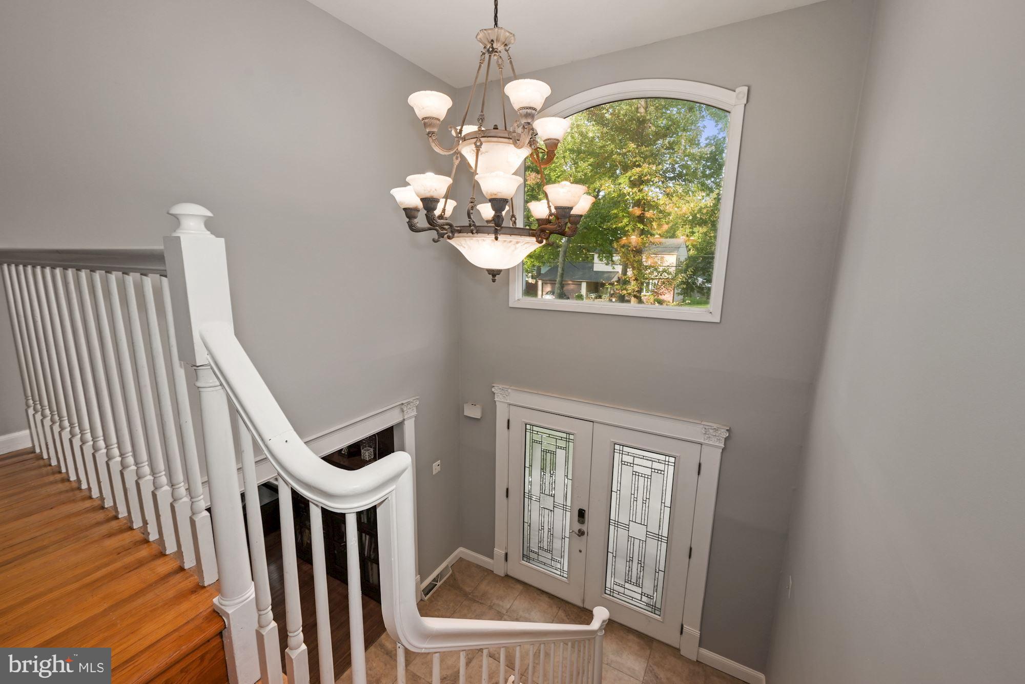 516 Park Road Cherry Hill, NJ 08034 - Photo 5 of 46 Overlook to foyer below
