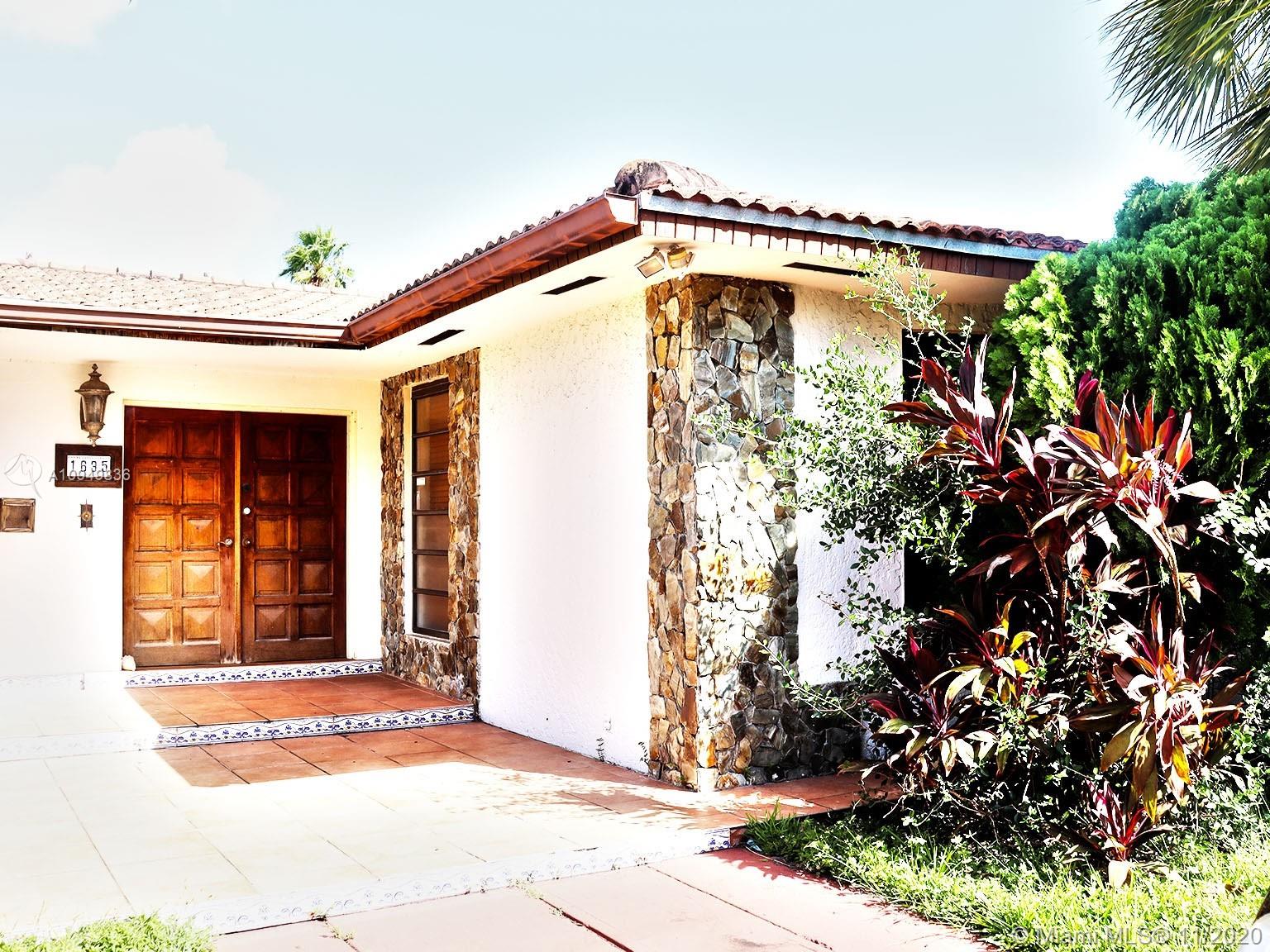 1635 Daytonia Road Miami Beach, FL 33141 - Photo 5 of 13 Gallery Image 5