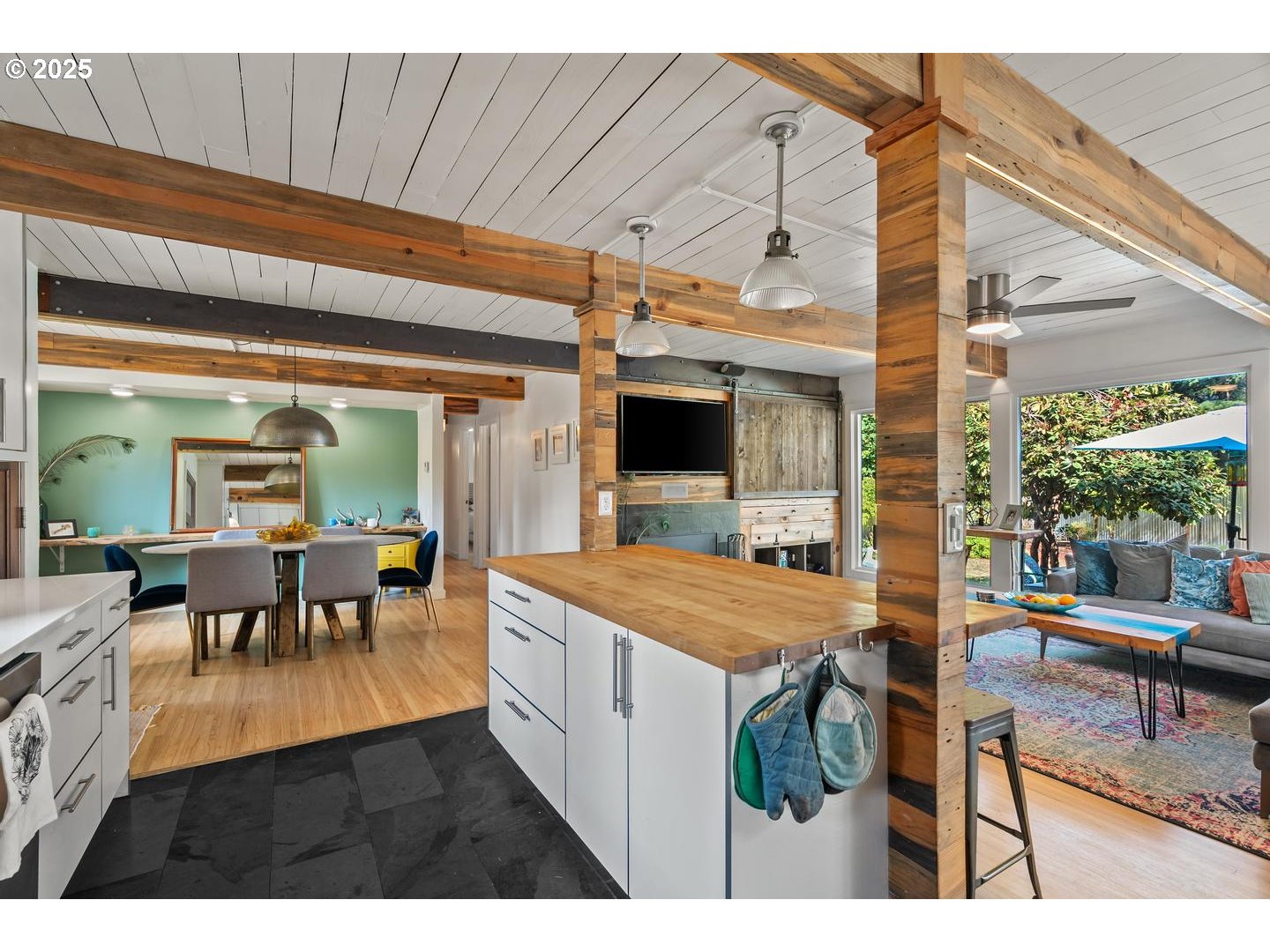 16536 Southwest Inverurie Road Lake Oswego, OR 97035 - Photo 16 of 36 Gallery Image 16