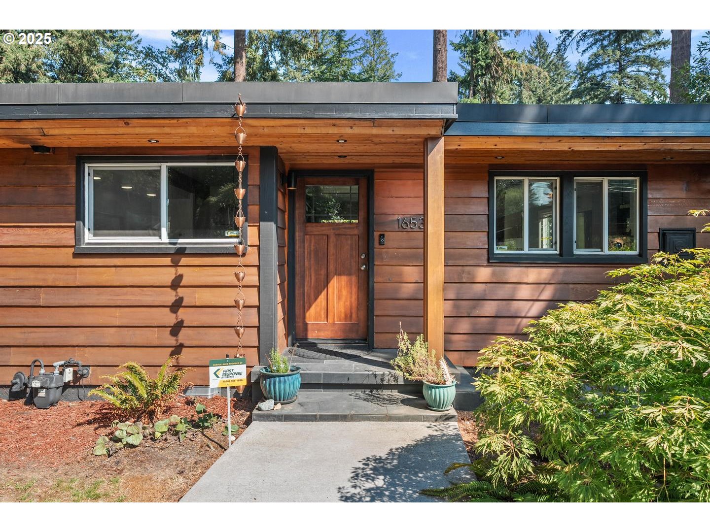 16536 Southwest Inverurie Road Lake Oswego, OR 97035 - Photo 4 of 36 Gallery Image 4
