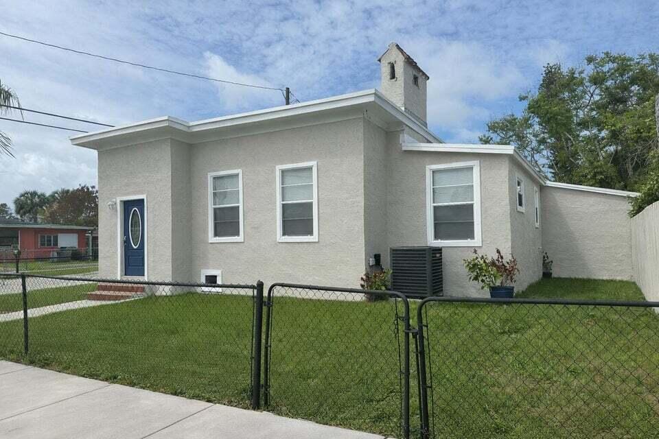 139 Alma Court Fort Pierce, FL 34950 - Photo 1 of 19 139 almaa
