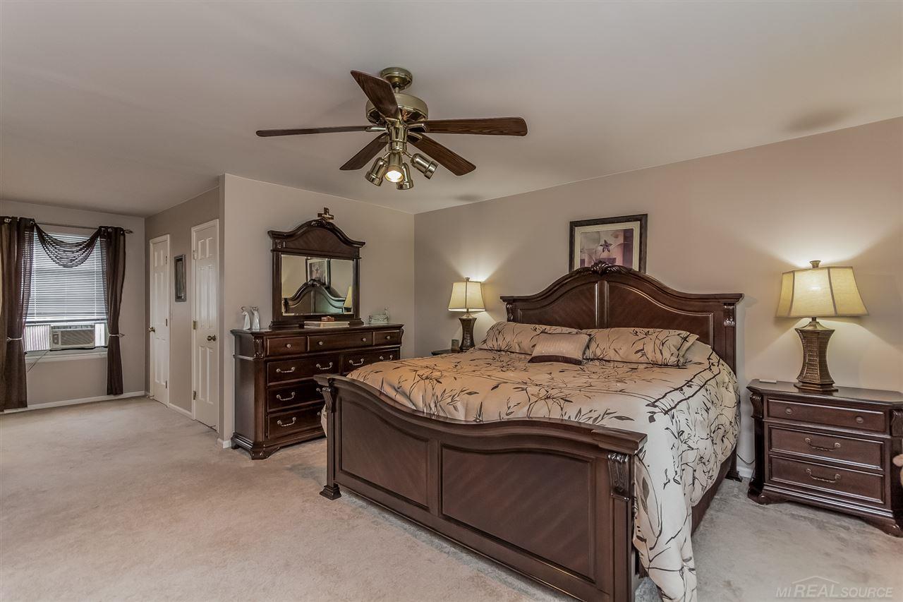 2300 North Fairview Lane Rochester Hills, MI 48306 - Photo 20 of 43
