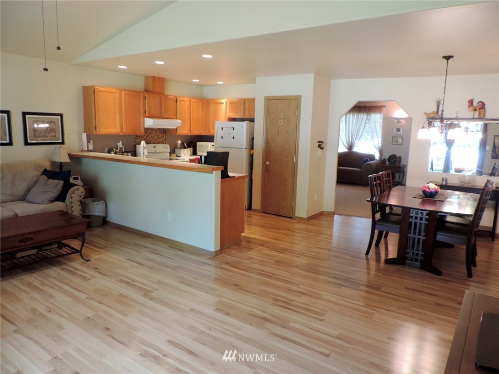 8044 188th Avenue Southwest Rochester, WA 98579 - Photo 3 of 24 Gallery Image 3