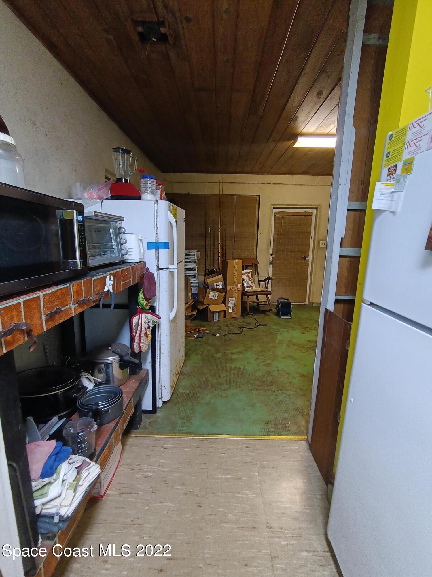675 Hammock Road Melbourne, FL 32904 - Photo 7 of 16 20221007_190625_HDR