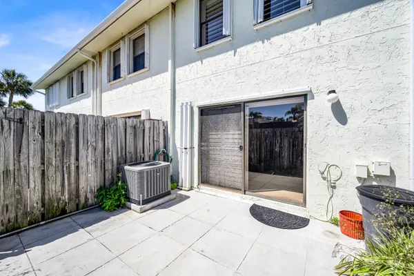 $299,000 | 9409 South Ocean Drive, Unit 31, Jensen Beach, FL 34957