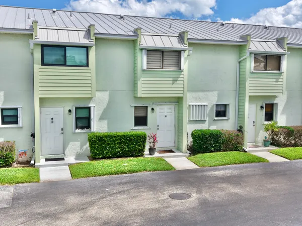 $299,000 | 9409 South Ocean Drive, Unit 31, Jensen Beach, FL 34957