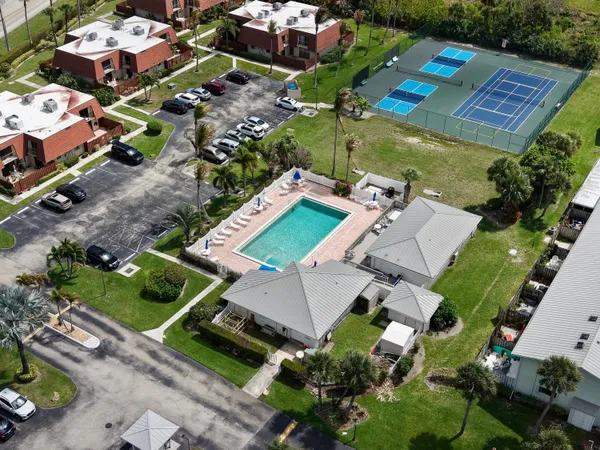 $299,000 | 9409 South Ocean Drive, Unit 31, Jensen Beach, FL 34957