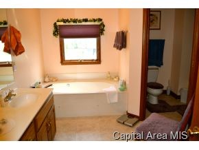 3905 Rocky Falls Road Springfield, IL 62711 - Photo 9 of 21