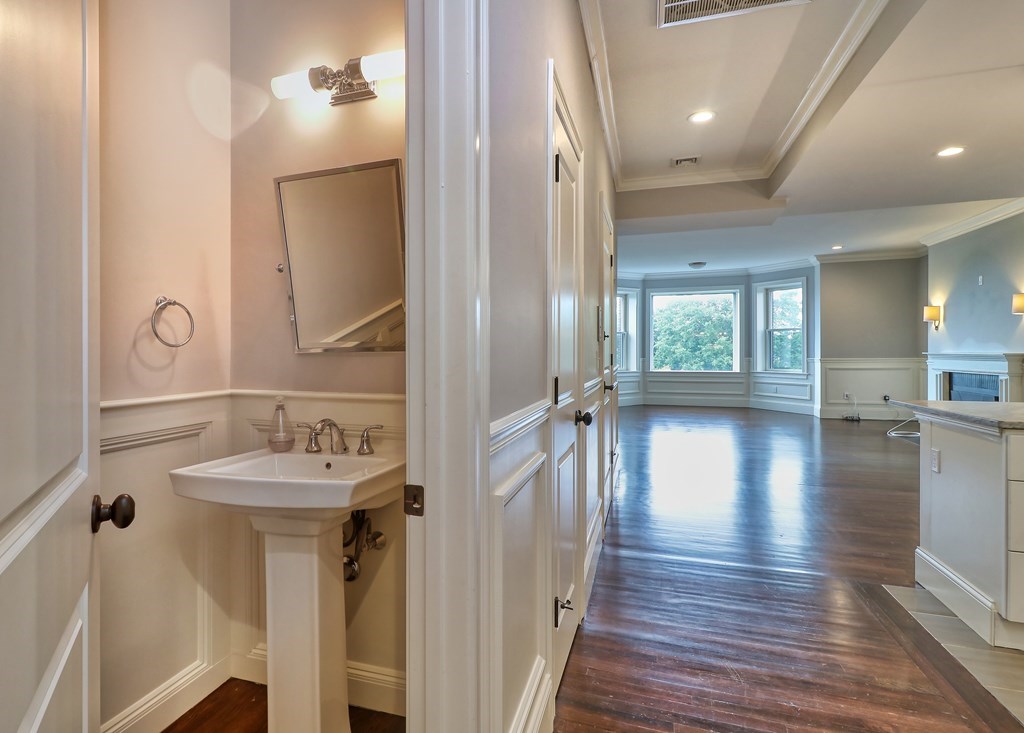 127 Bay State Road, Unit PH Boston, MA 02215 - Photo 16 of 28
