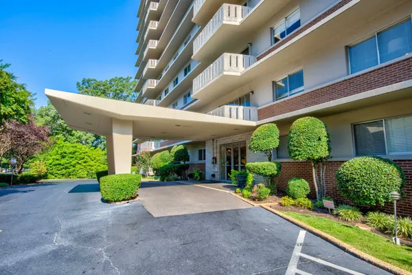 $129,000 | 1960 North Parkway Avenue, Unit 109, Memphis, TN 38112