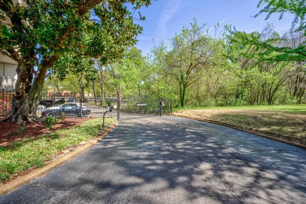 $129,000 | 1960 North Parkway Avenue, Unit 109, Memphis, TN 38112