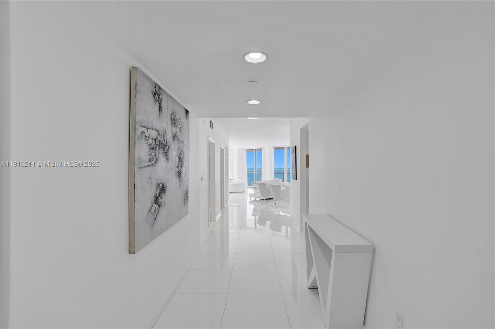 6365 Collins Avenue, Unit 2403 Miami Beach, FL 33141 - Photo 15 of 26