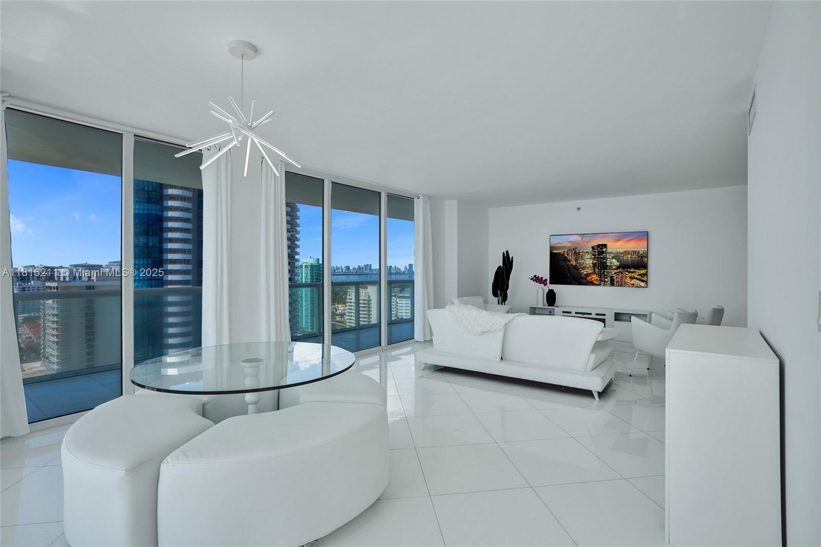 6365 Collins Avenue, Unit 2403 Miami Beach, FL 33141 - Photo 4 of 26