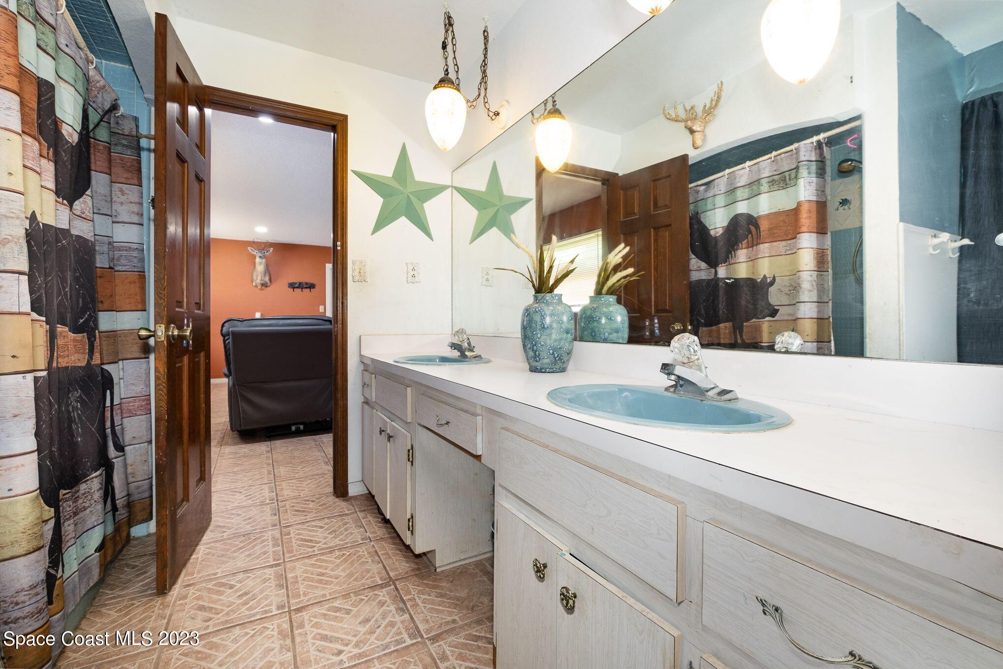 2160 Valkaria Road Malabar, FL 32950 - Photo 18 of 36 Bath 2
