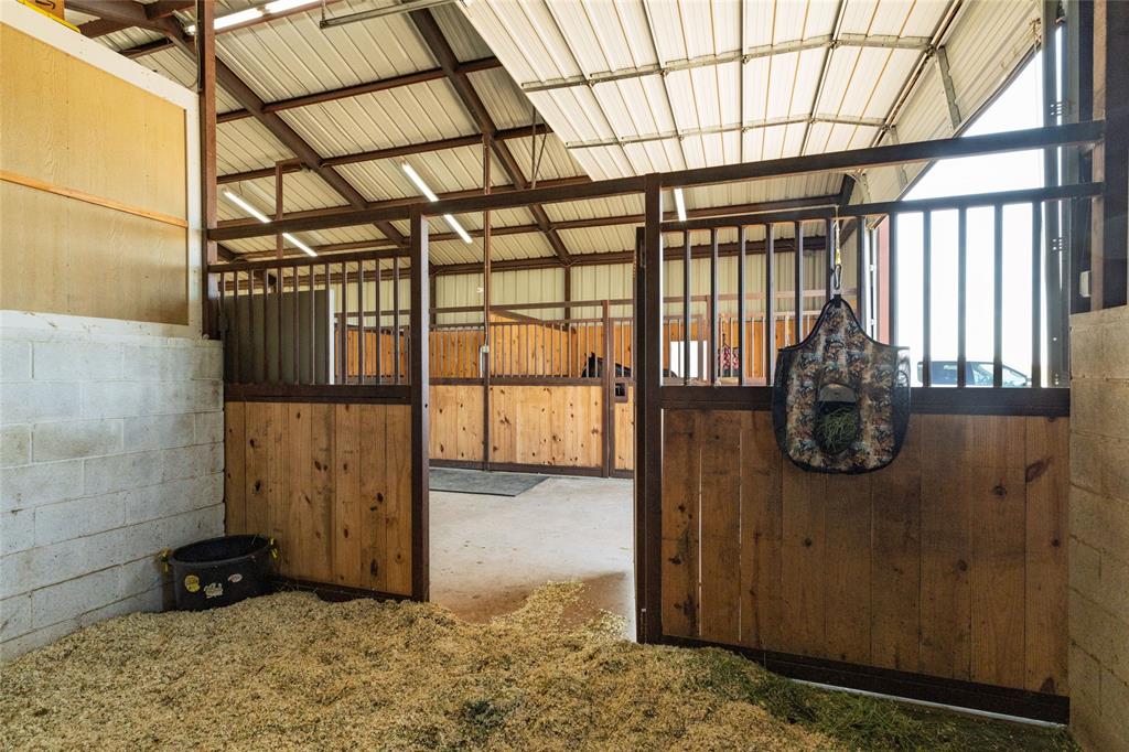 5543 Gray Road Nocona, TX 76255 - Photo 24 of 36 a view of entryway