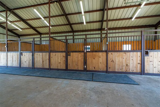 $699,999 | 5543 Gray Road, Nocona, TX 76255