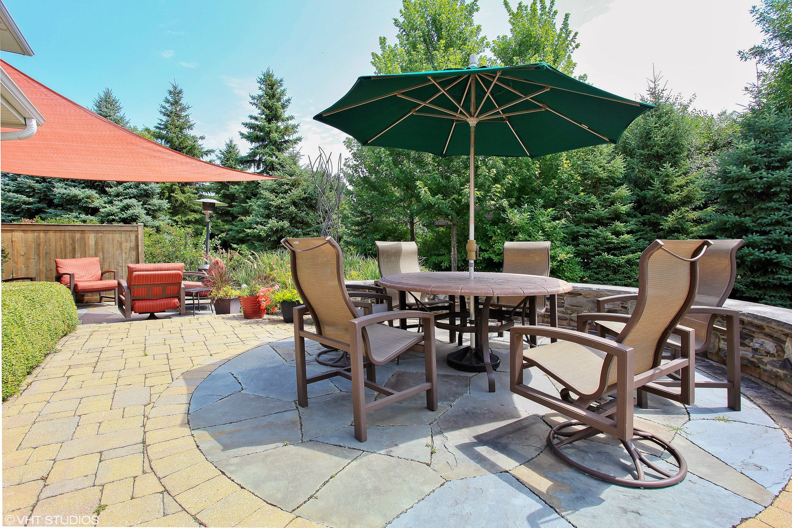 2775 Salceda Drive Northbrook, IL 60062 - Photo 31 of 37 a view of a backyard with sitting area